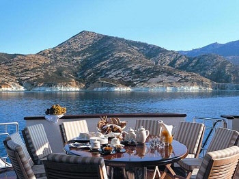 Luxury Crewed Motor Yacht CARMEN FONTANA photo 4