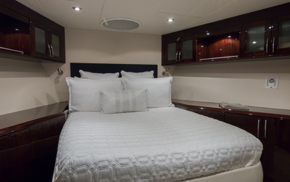 Crewed Motor Yacht CARPE DIEM photo 7
