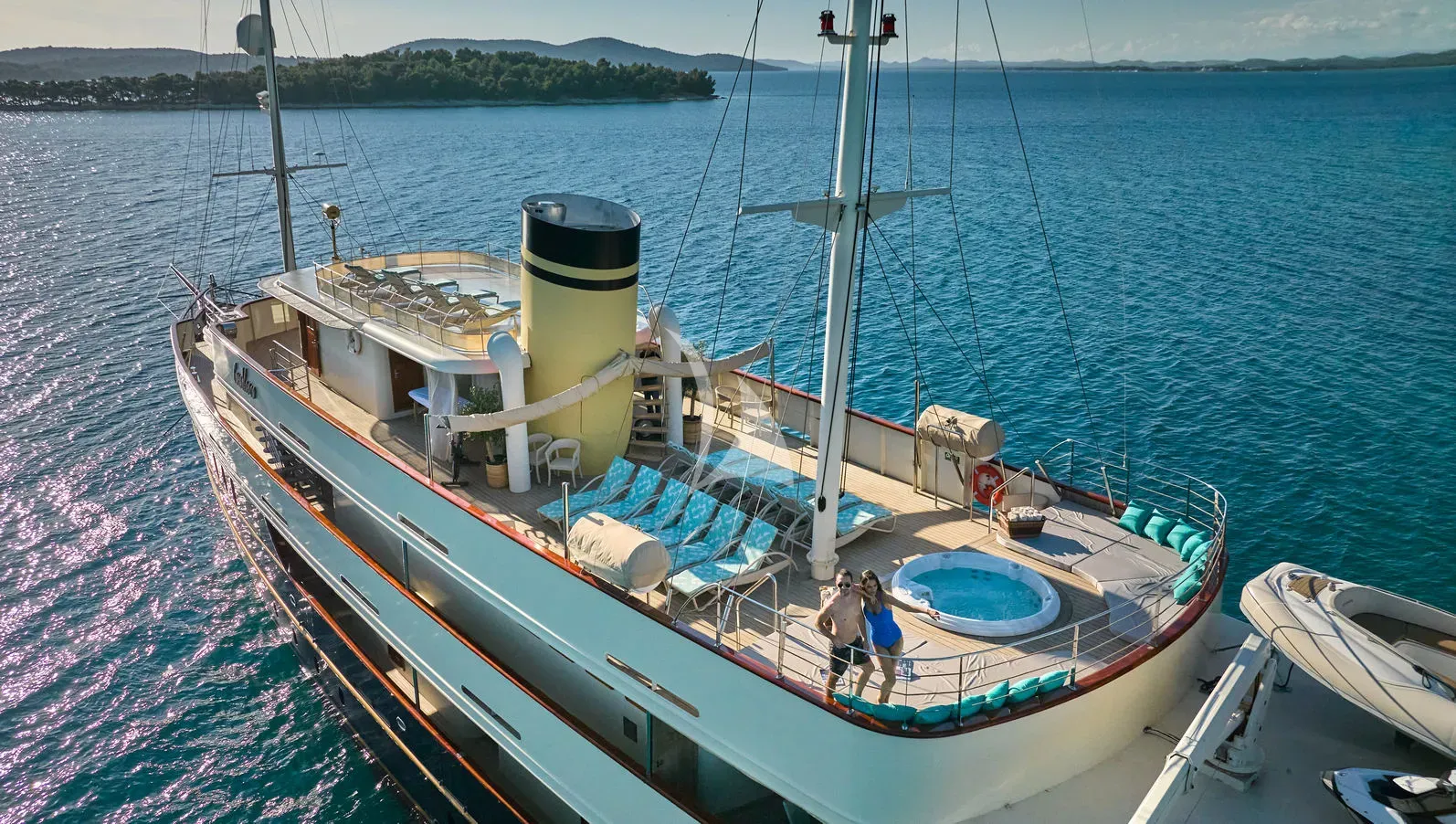 Crewed Motor Yacht CASABLANCA photo 8