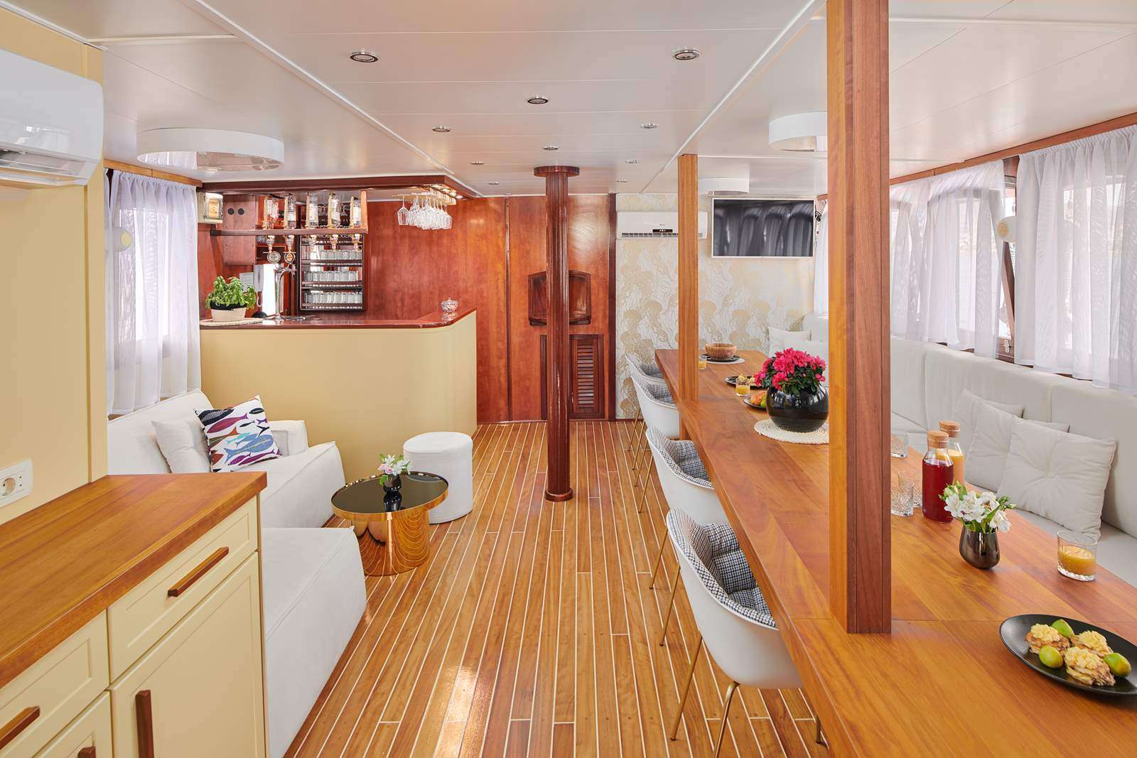 Luxury Sailboat Charter CATALEYA photo 7
