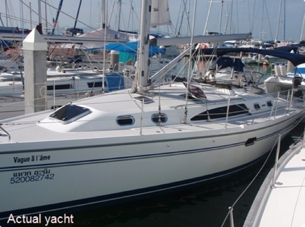 Bareboat Sailing Yacht Catalina 375 photo 4