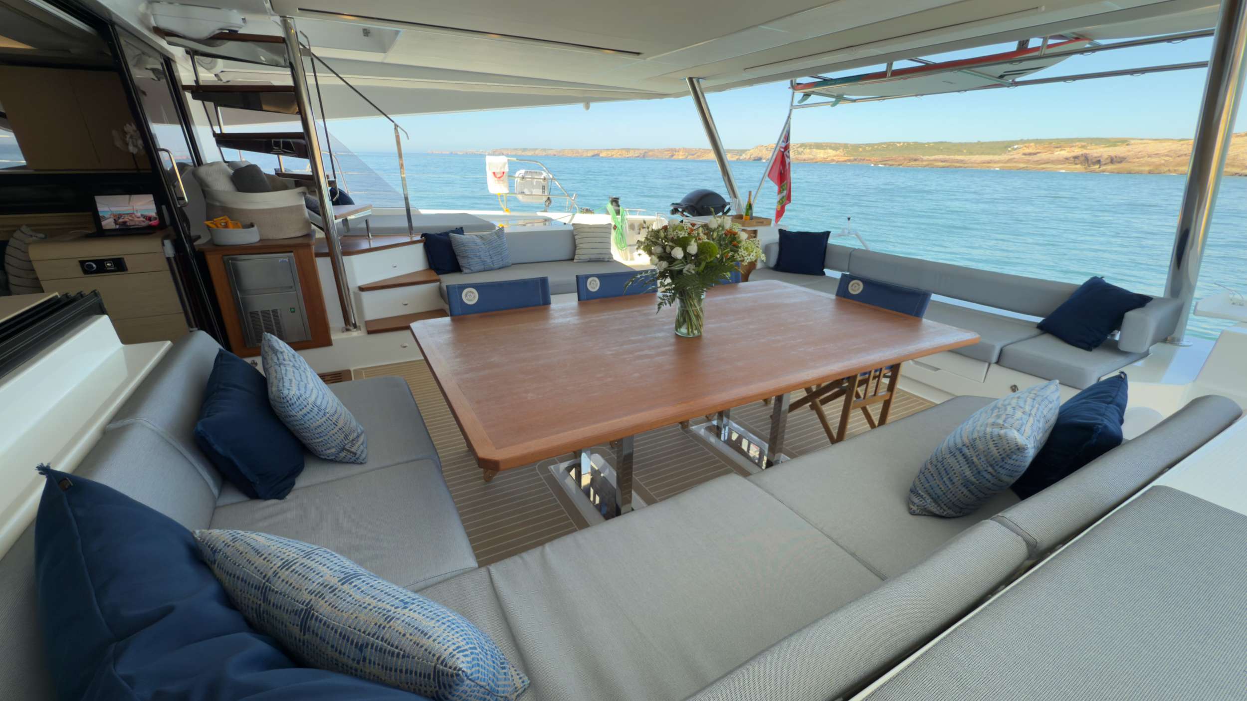 Luxury Crewed Catamaran CATALYST photo 8