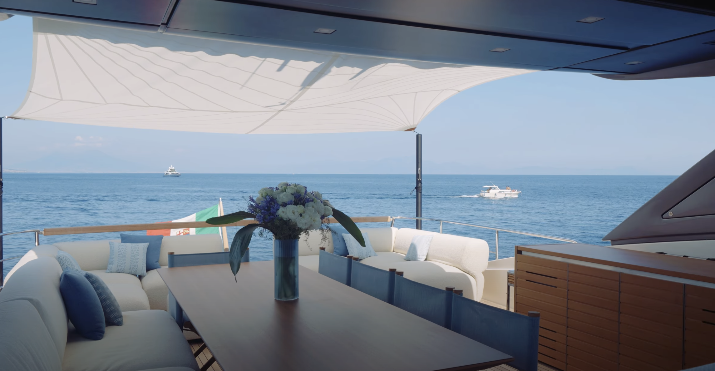 Luxury Crewed Motor Yacht CATCH ME photo 6