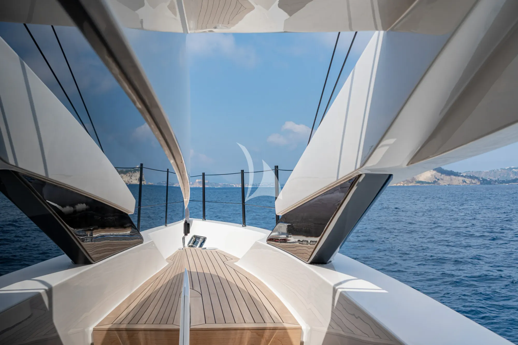 Luxury Crewed Motor Yacht CATCH ME photo 7