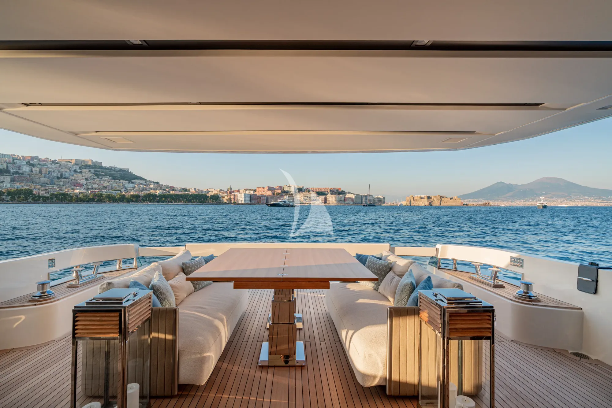 Luxury Crewed Motor Yacht CATCH ME photo 8