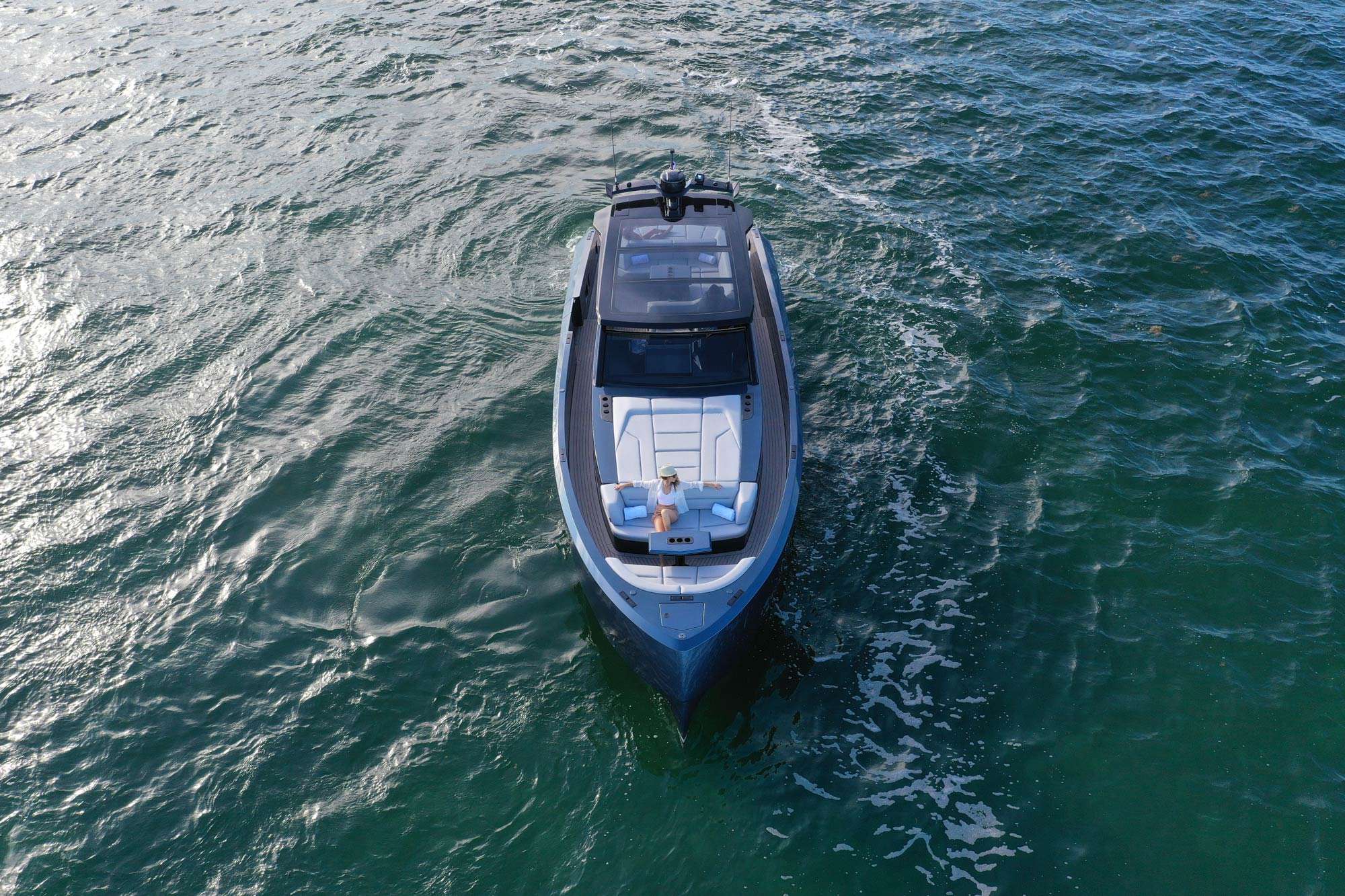 Luxury Crewed Motor Yacht CECE photo 3