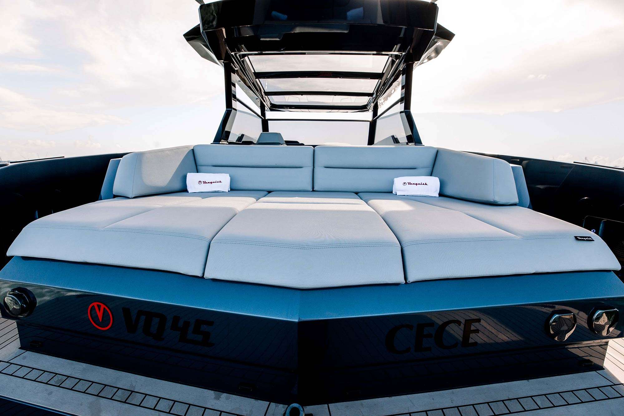 Luxury Crewed Motor Yacht CECE photo 7