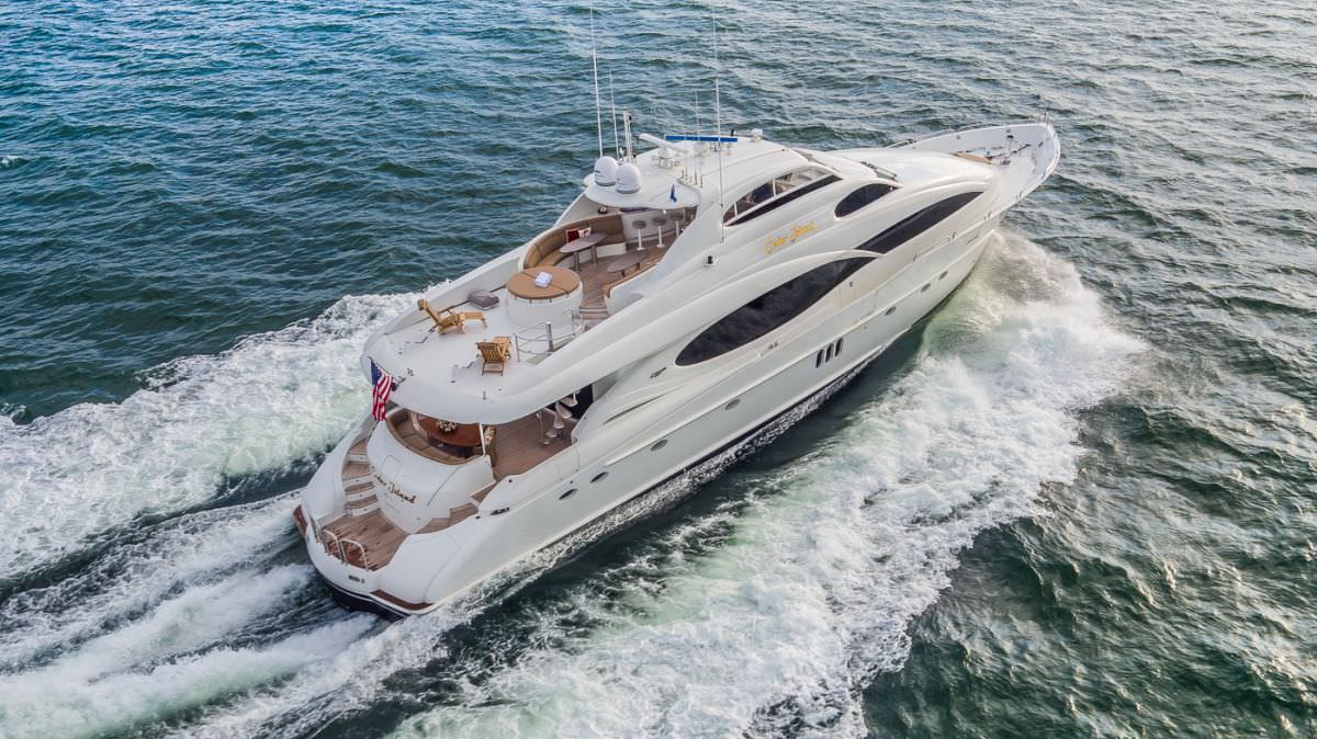 Luxury Crewed Motor Yacht CEDAR ISLAND photo 5