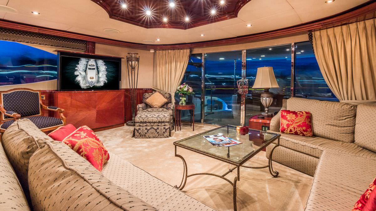 Luxury Crewed Motor Yacht CEDAR ISLAND photo 7