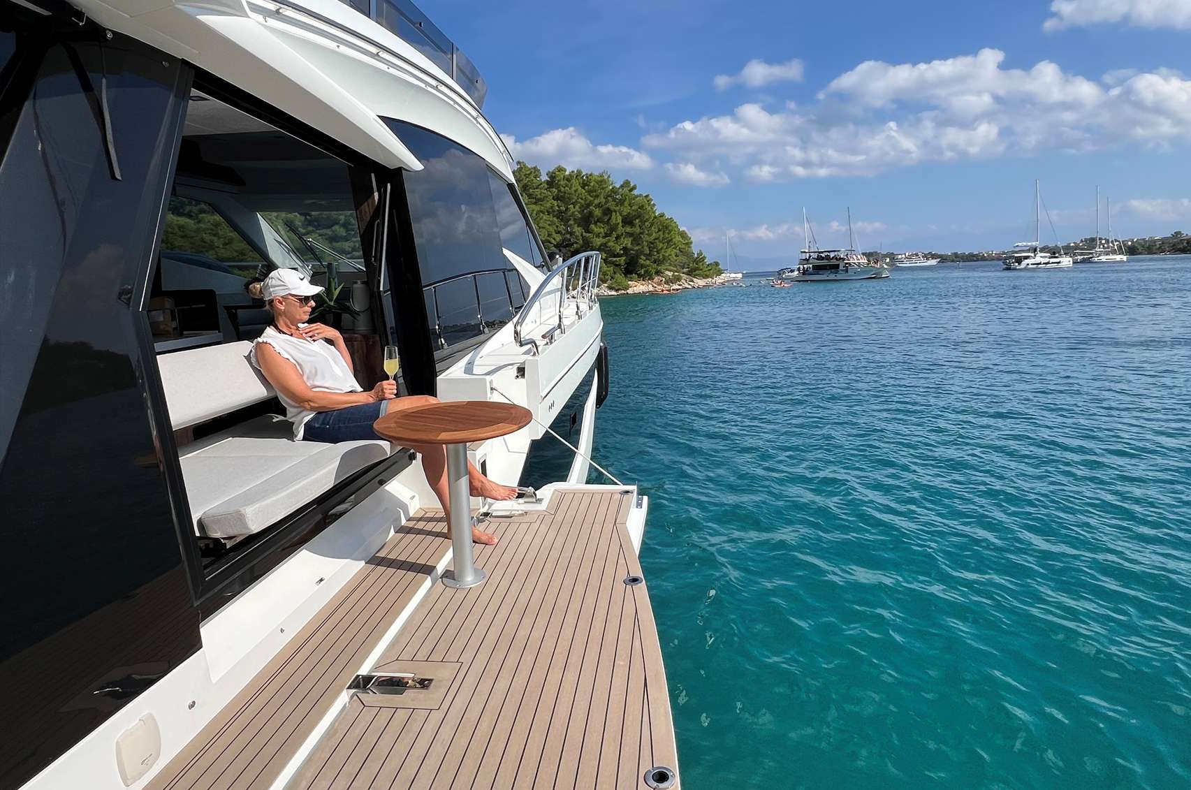 Crewed Motor Yacht CHAMP ATLANTIS photo 4