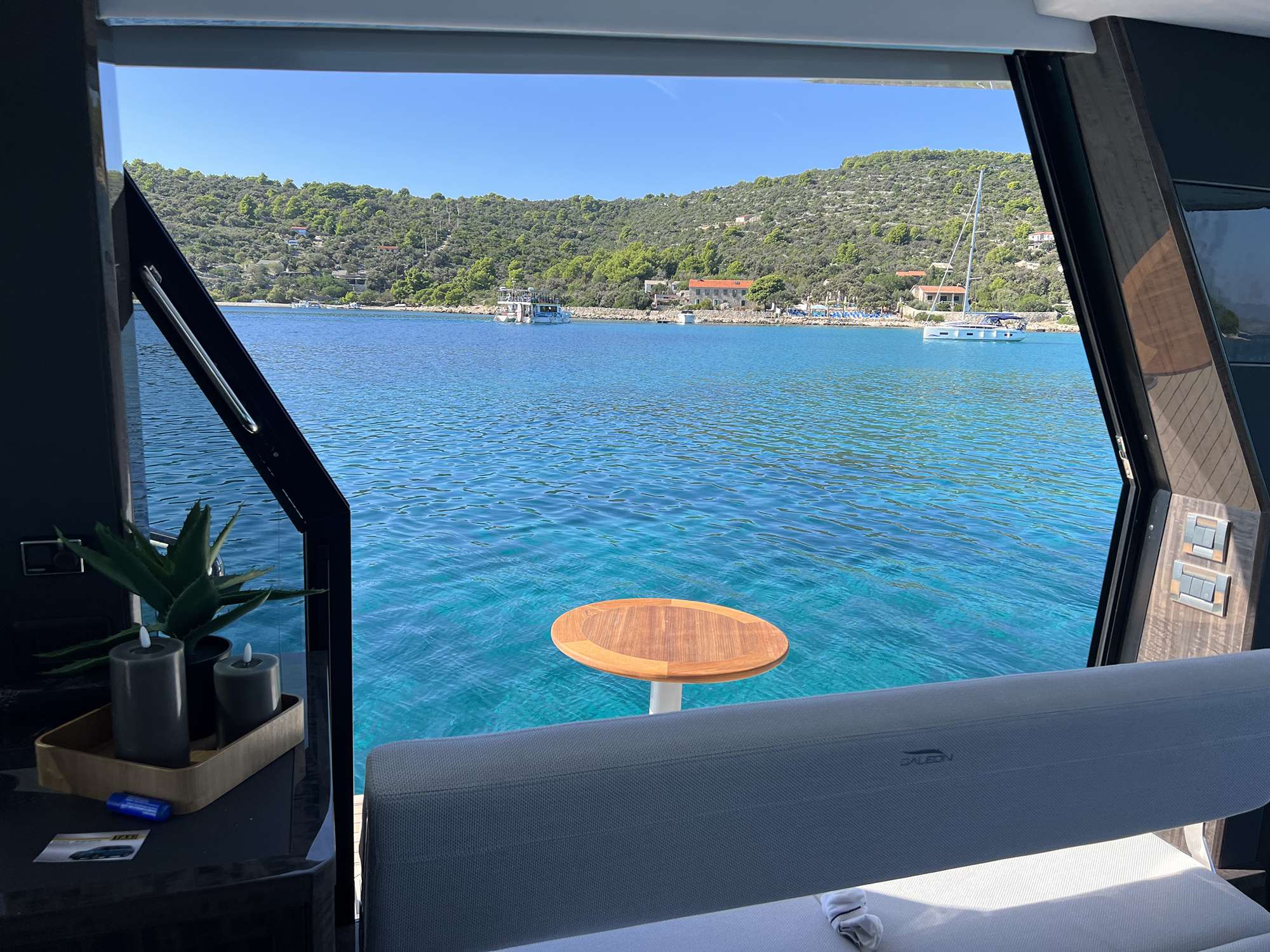 Crewed Motor Yacht CHAMP ATLANTIS photo 7