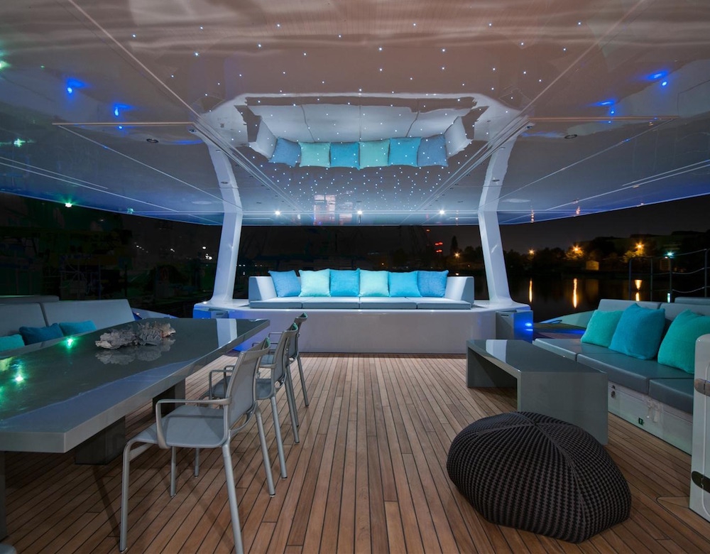 Luxury Crewed Catamaran CHE photo 5