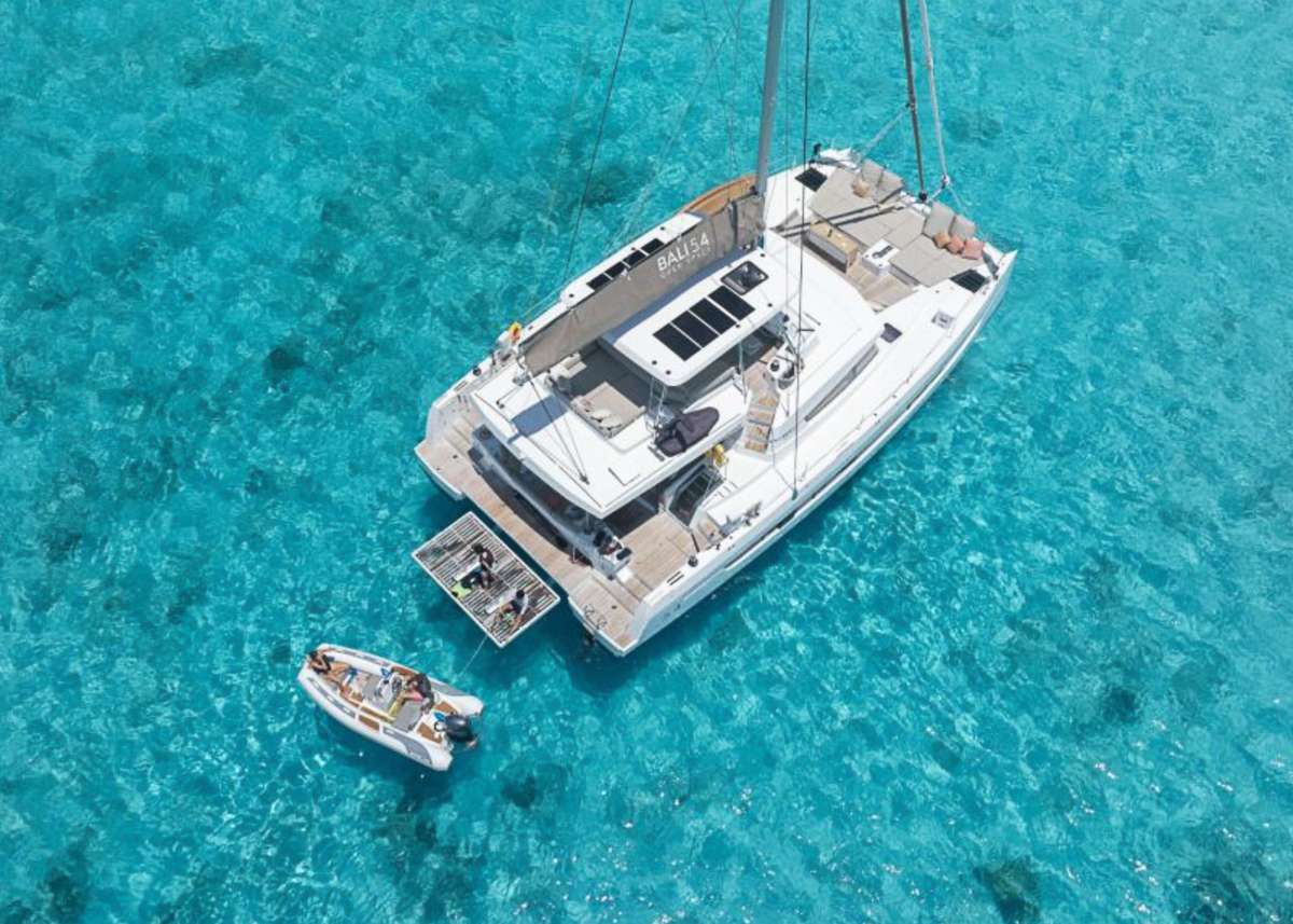 Crewed Catamaran CHILLIN` HUT photo 3