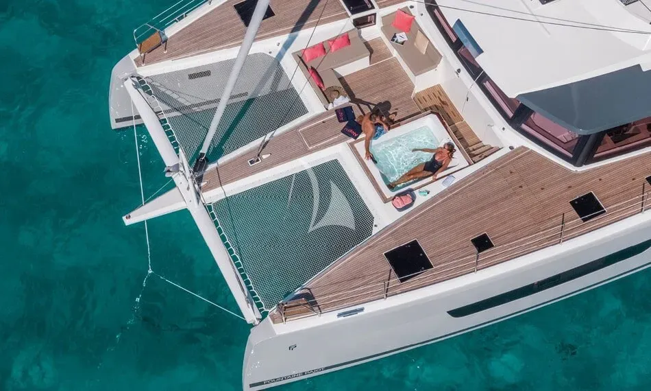 Crewed Catamaran CHILOE photo 3