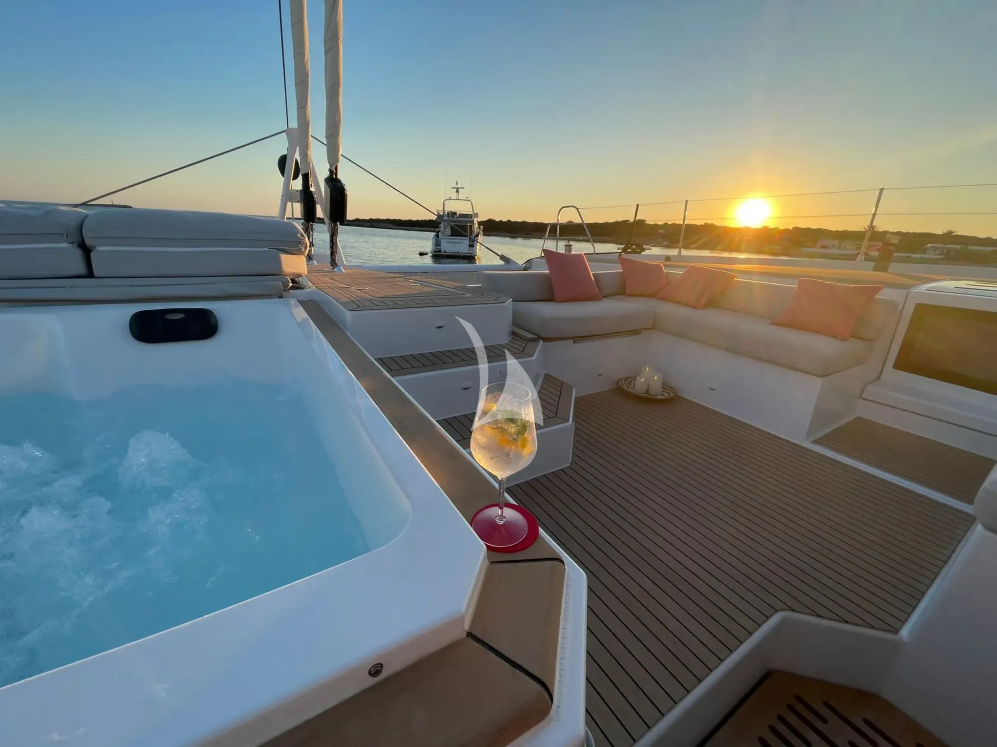 Crewed Catamaran CHILOE photo 5