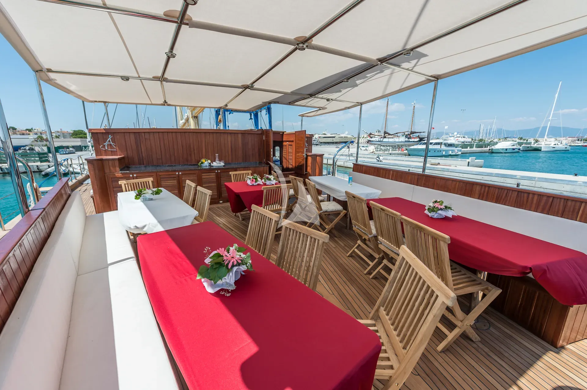 Luxury Crewed Sailing Yacht CHRONOS photo 4