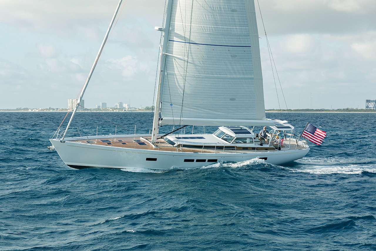 Crewed Sailing Yacht CIRRUS