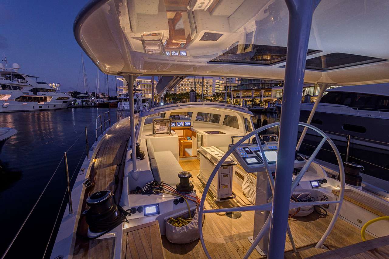 Crewed Sailing Yacht CIRRUS photo 7