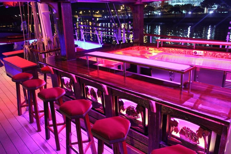 Crewed Sailing Yacht Classic Sailing Yacht photo 8