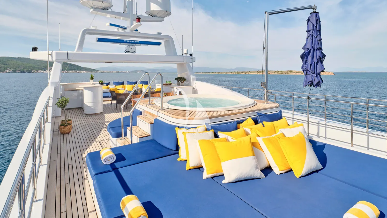 Luxury Crewed Motor Yacht TIMBUKTU photo 4