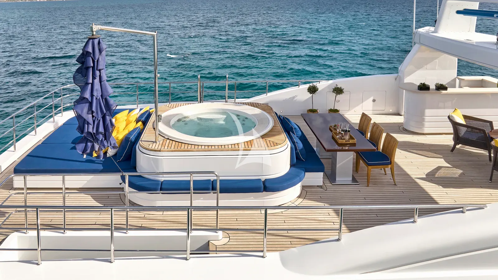 Luxury Crewed Motor Yacht TIMBUKTU photo 6