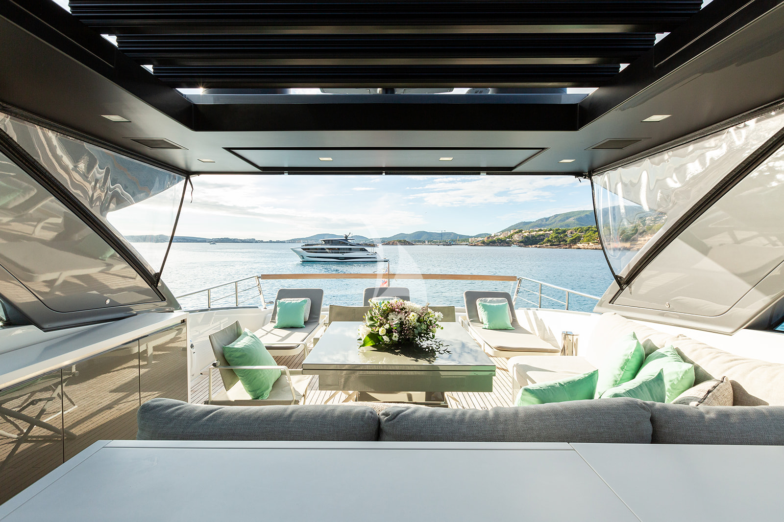 Crewed Motor Yacht CLOUD IX photo 7