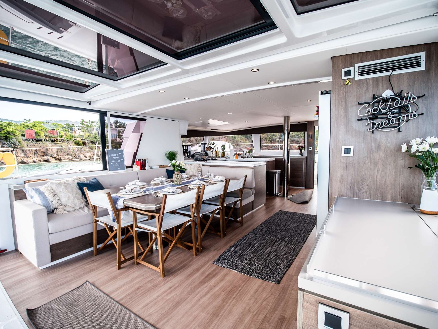 Crewed Catamaran COCKTAILS & DREAMS photo 8