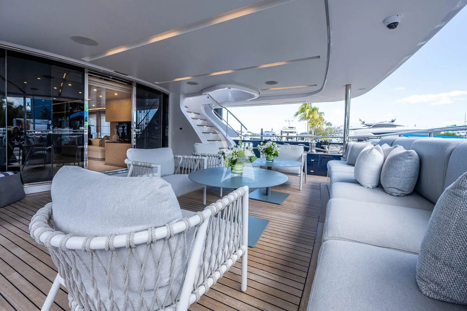 Luxury Crewed Motor Yacht COFINA photo 4
