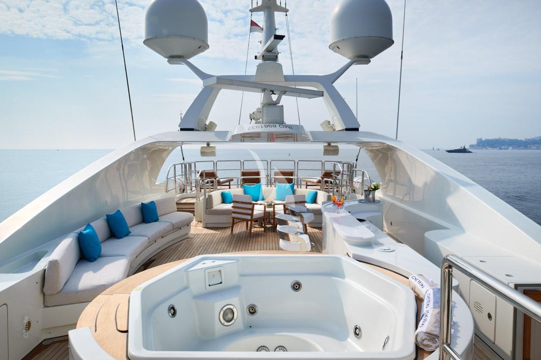 Luxury Crewed Motor Yacht COME PRIMA photo 4
