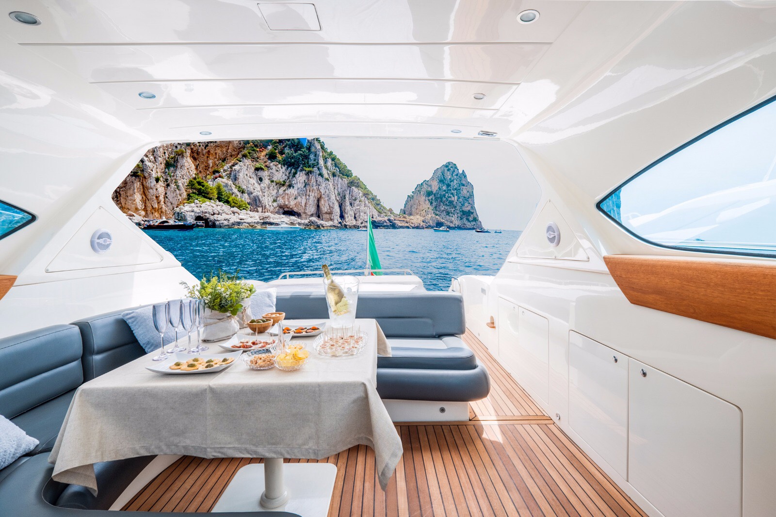 Crewed Motor Yacht Conam 58 photo 5