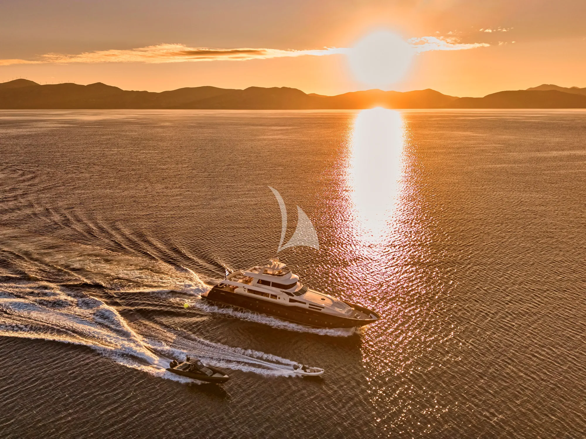 Luxury Crewed Motor Yacht CONDOR A photo 3