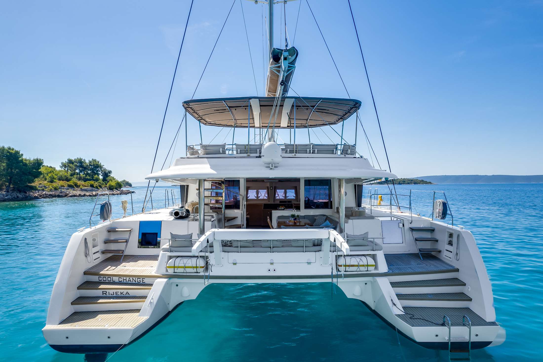 Crewed Catamaran COOL CHANGE photo 6