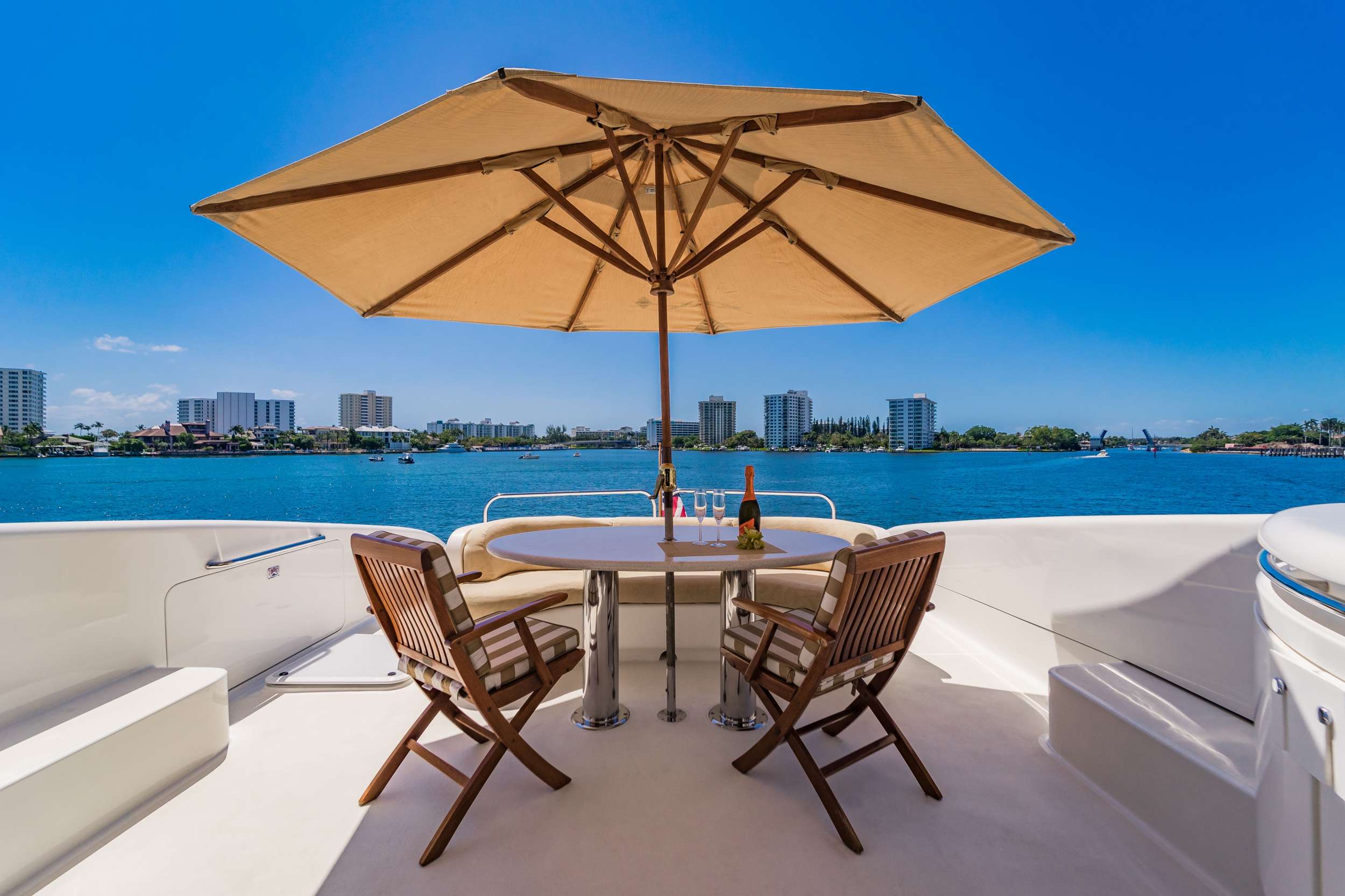 Luxury Crewed Motor Yacht COPAY photo 4