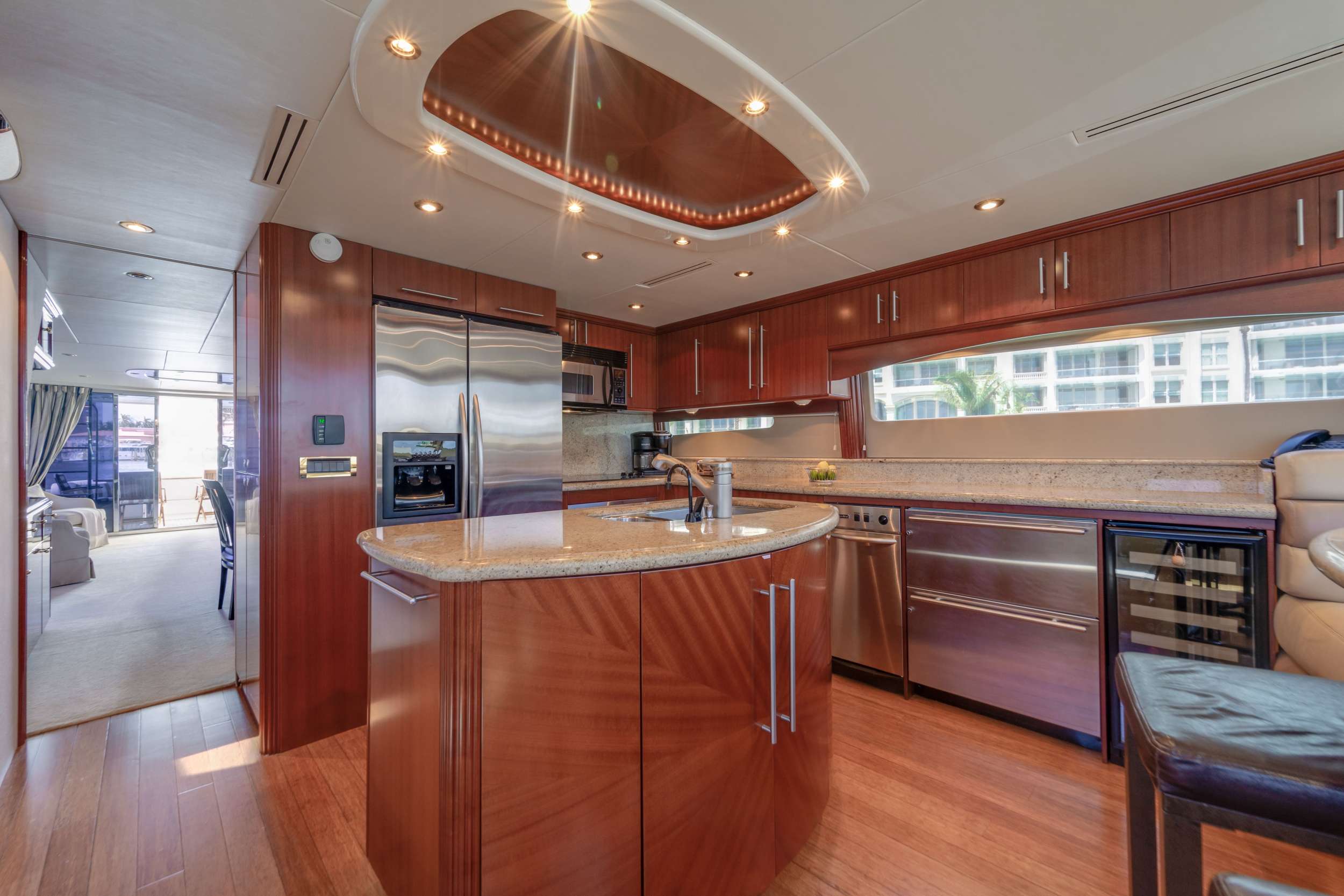 Luxury Crewed Motor Yacht COPAY photo 8