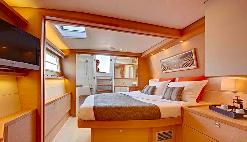 Luxury Crewed Catamaran COPPER PENNY photo 7