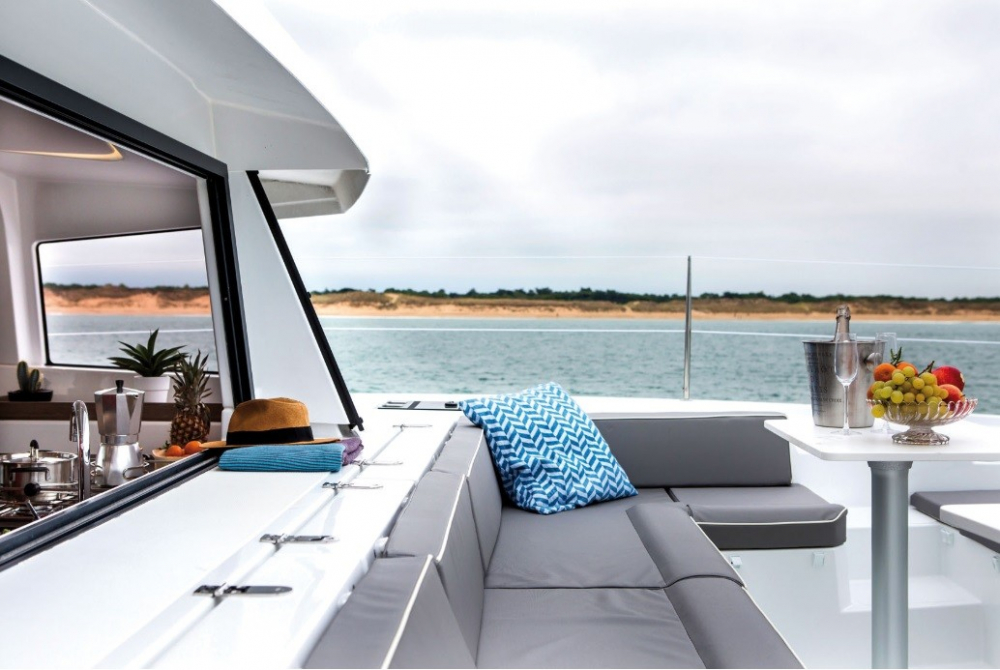 Bareboat Catamaran CORAZON photo 4