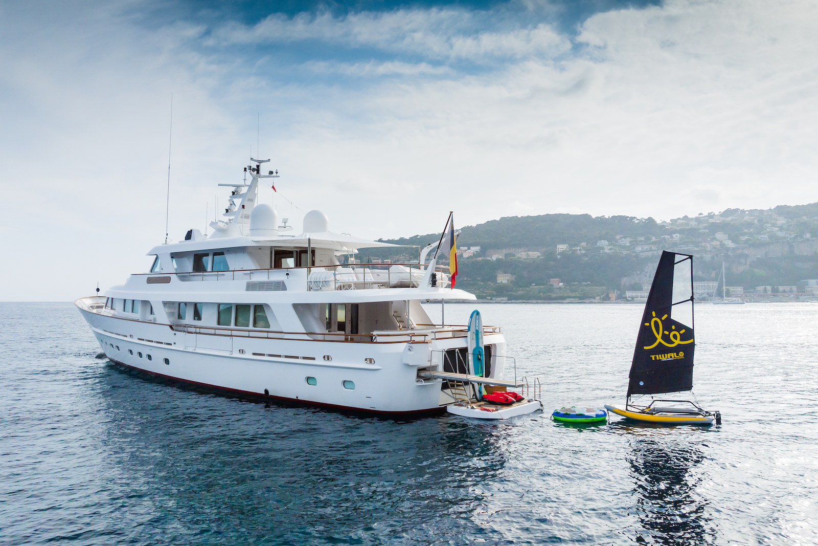 Luxury Crewed Motor Yacht CORNELIA photo 6