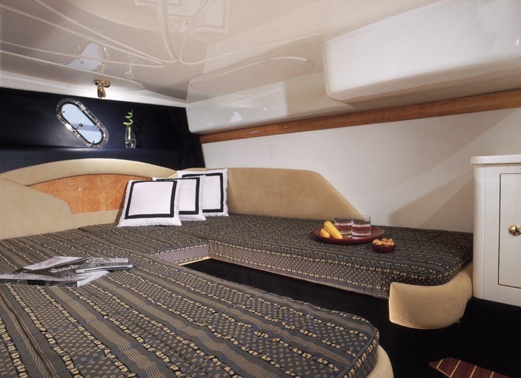 Crewed Motor Yacht Cranchi 41 Endurance photo 3