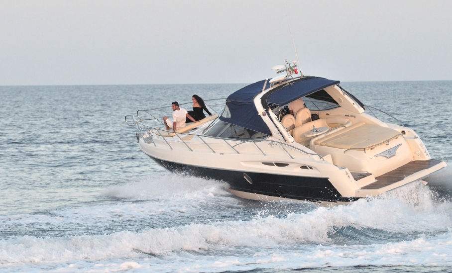 Crewed Motor Yacht Cranchi 41 Endurance photo 5