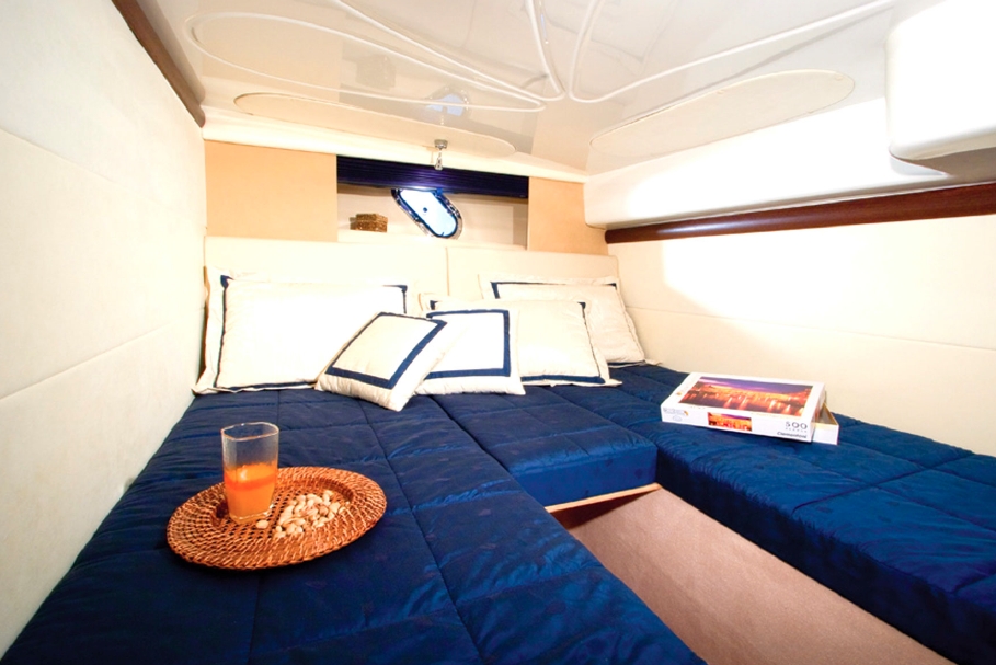 Crewed Motor Yacht Cranchi 41 Endurance photo 6