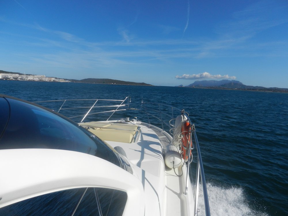 Crewed Motor Yacht Cranchi 47 photo 5