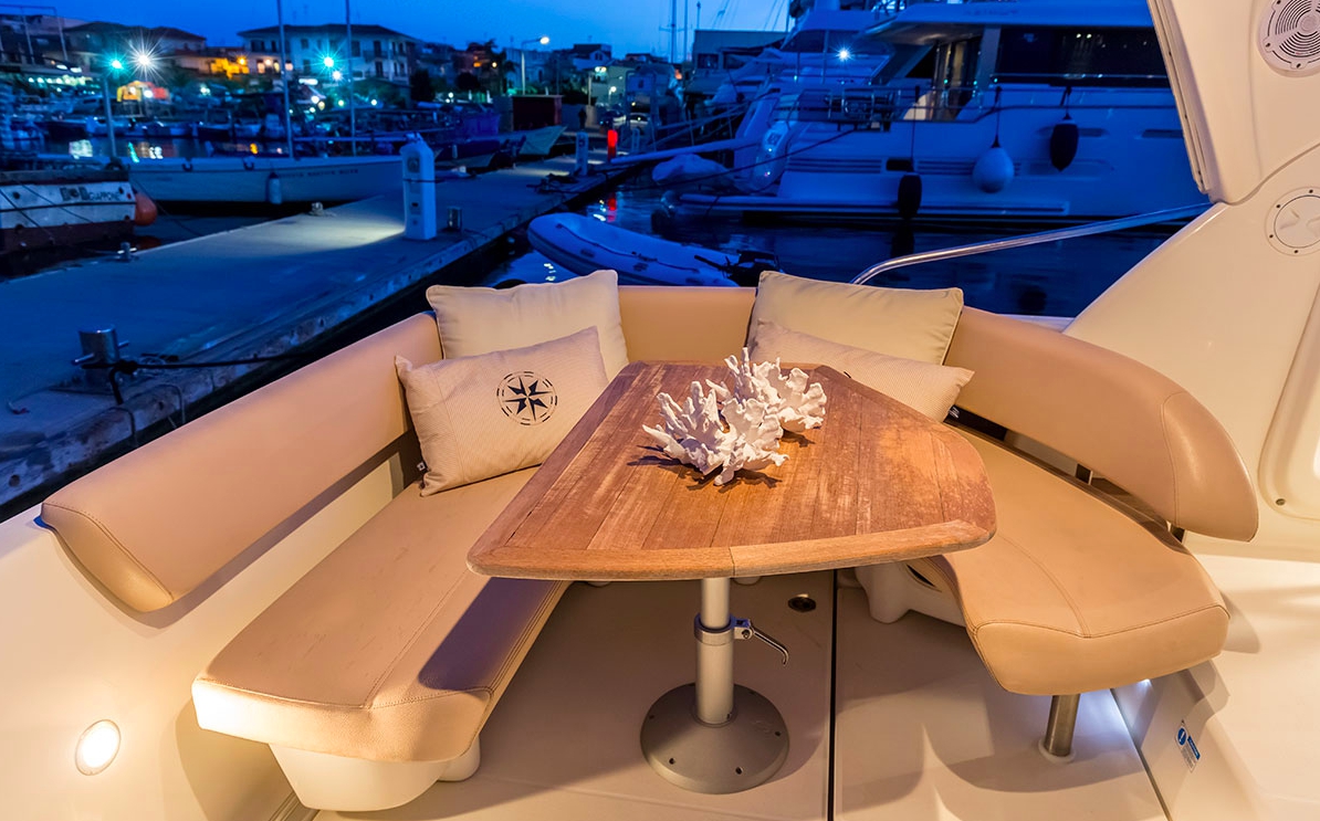 Crewed Motor Yacht Cranchi Zaffiro 32 photo 3