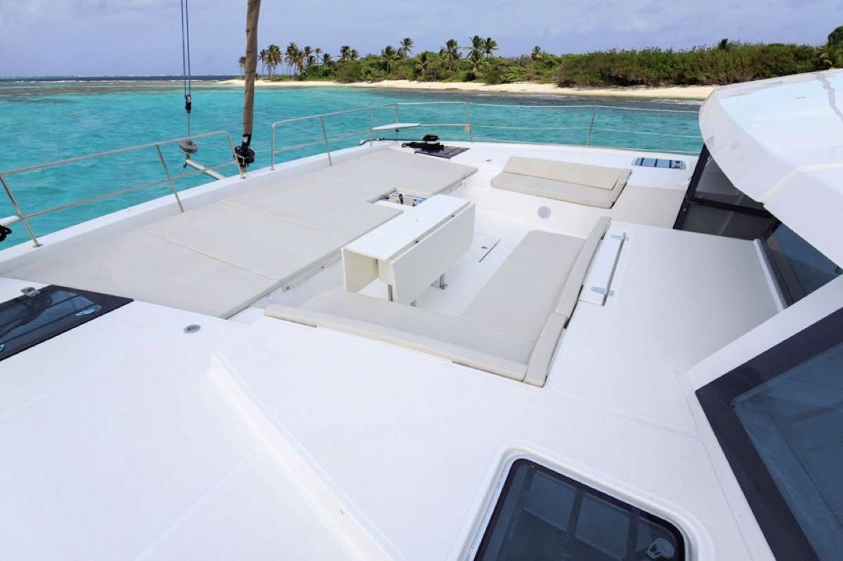 Luxury Crewed Catamaran CRYSTAL DREAMS photo 3