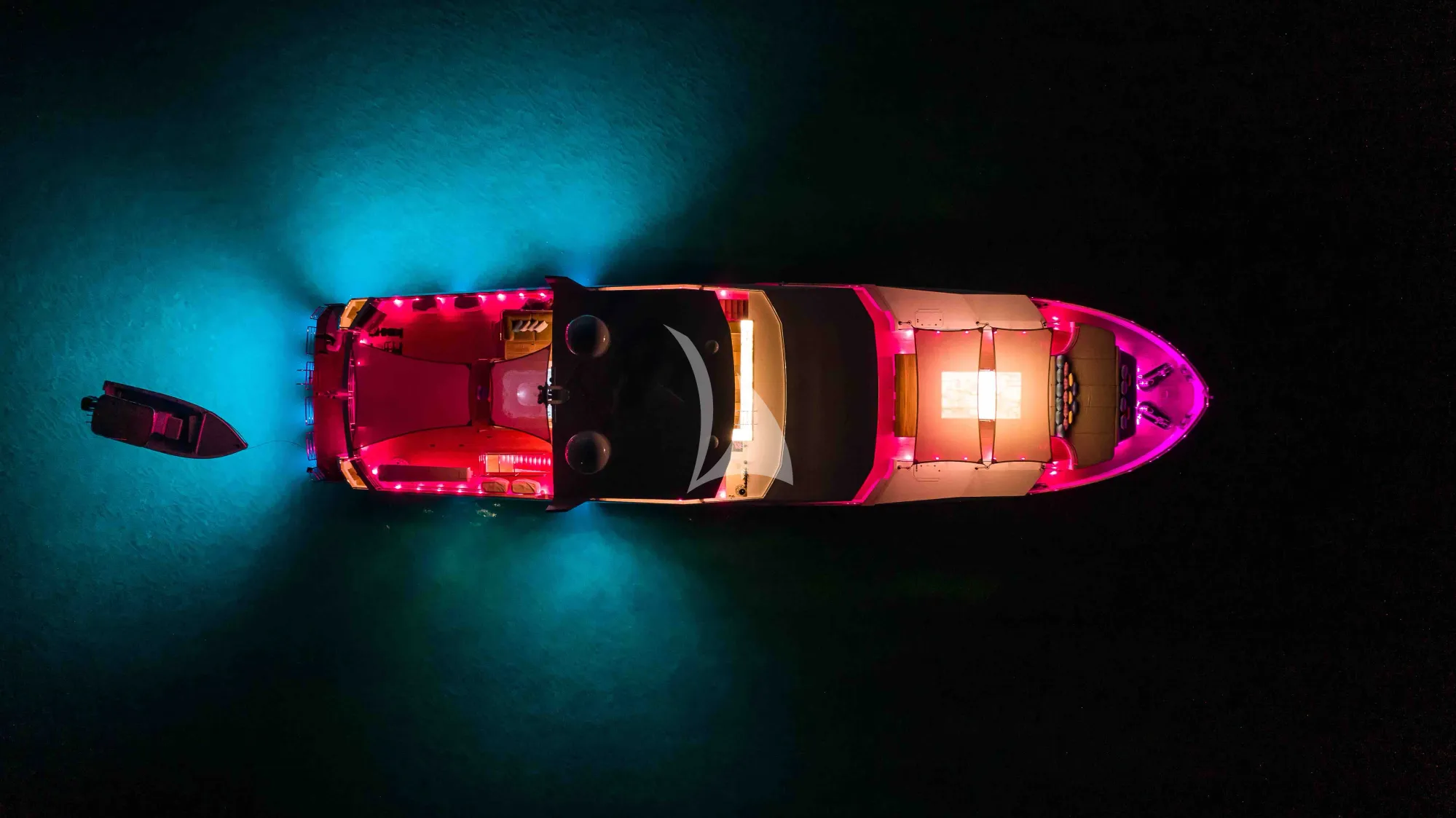 Luxury Crewed Motor Yacht CURFEW II photo 3