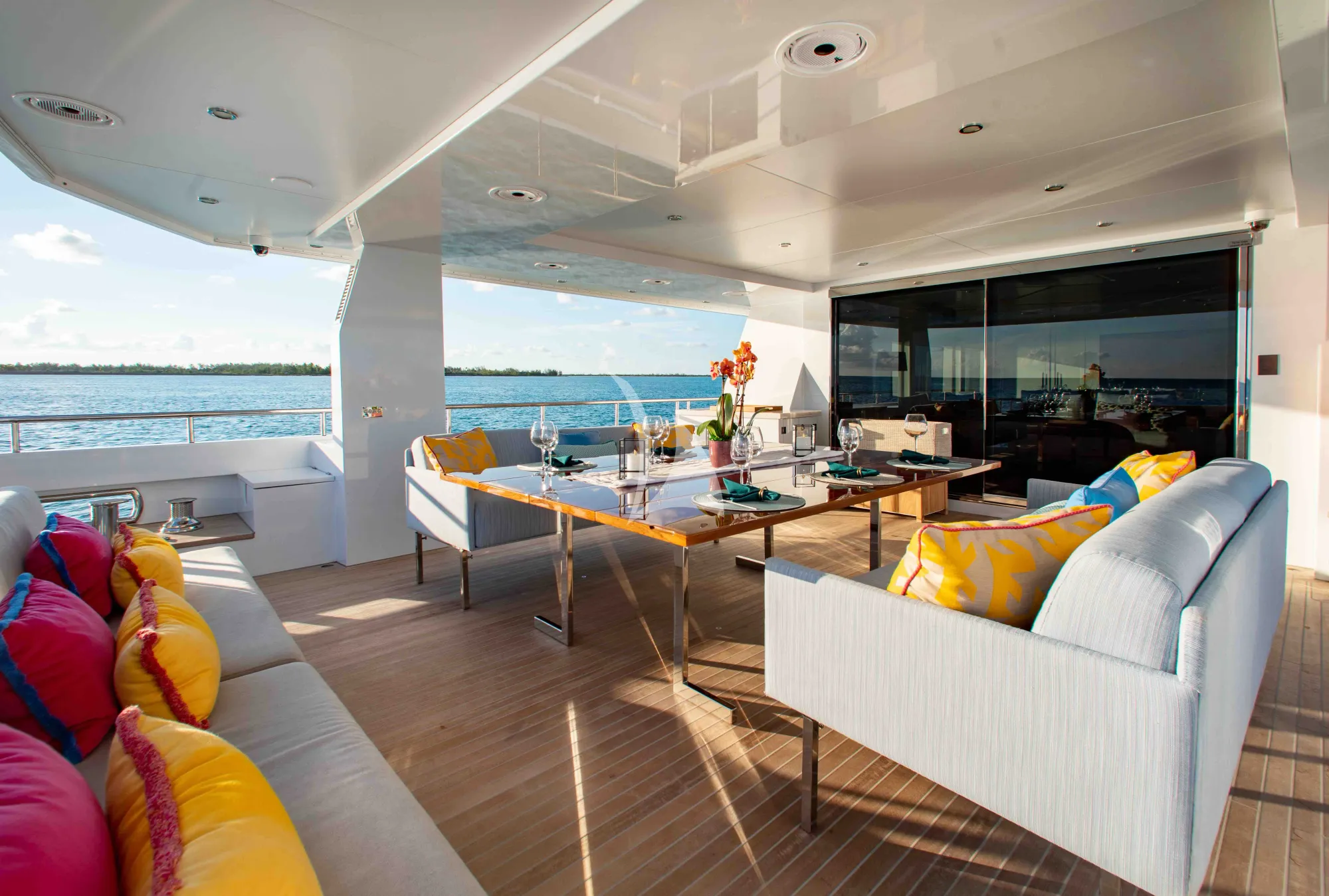 Luxury Crewed Motor Yacht CURFEW II photo 5