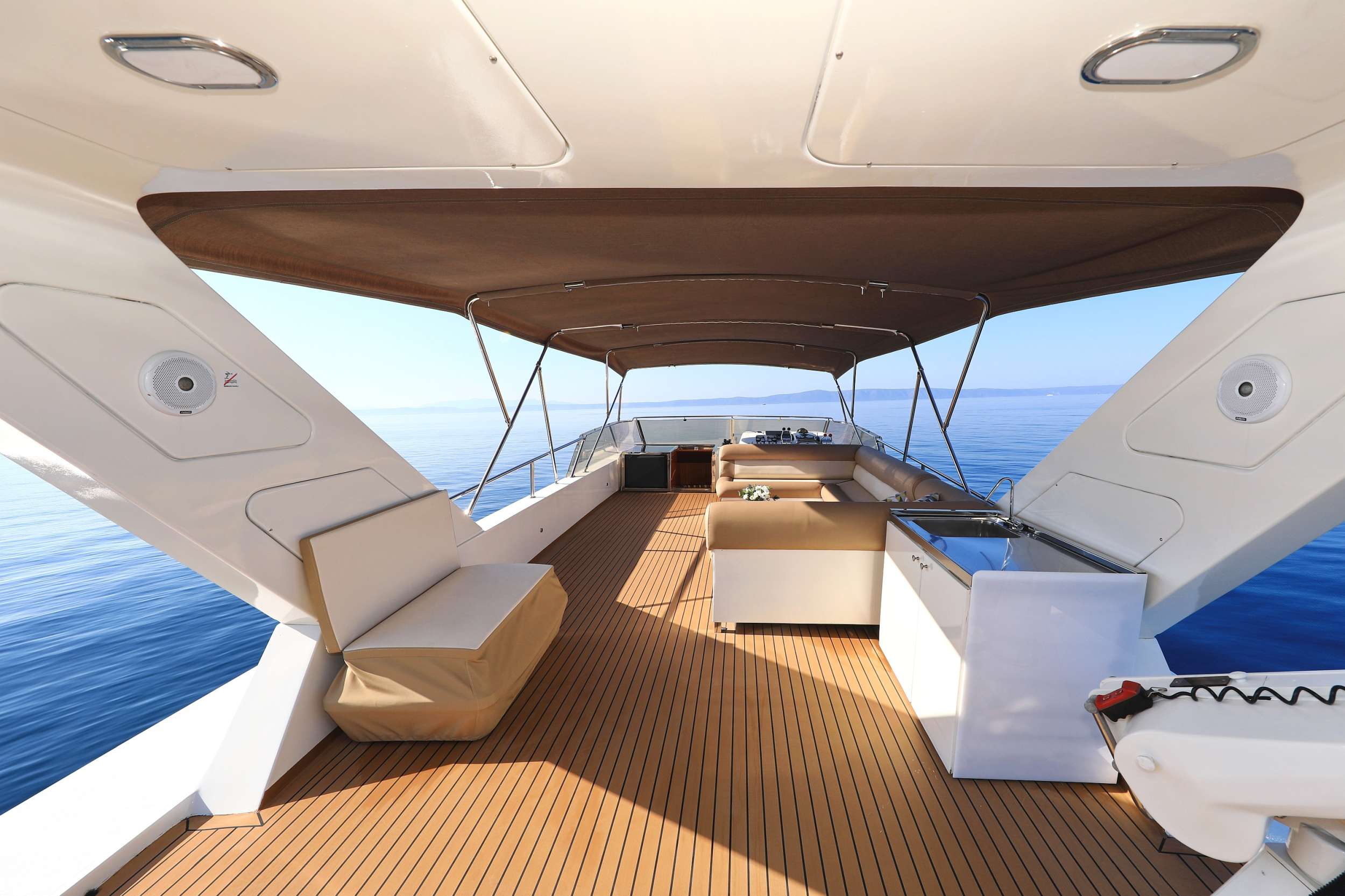 Crewed Motor Yacht CUSTOM BLANKA photo 8