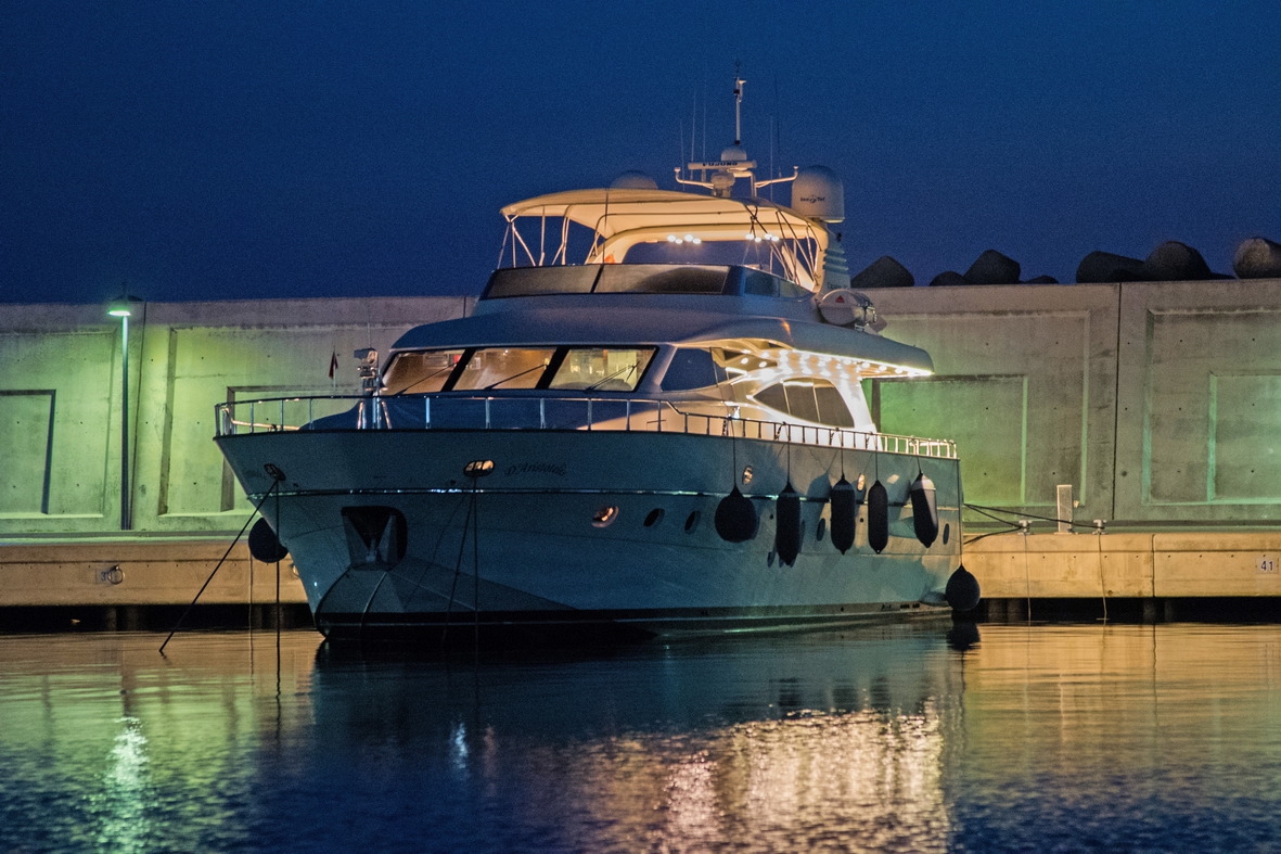 Luxury Crewed Motor Yacht D`ARISTOTELIS photo 4