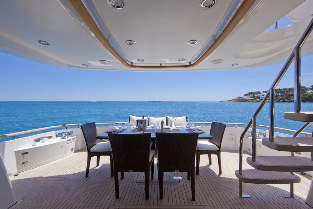 Luxury Crewed Motor Yacht D5 photo 3