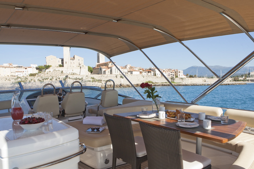 Luxury Crewed Motor Yacht D5 photo 4