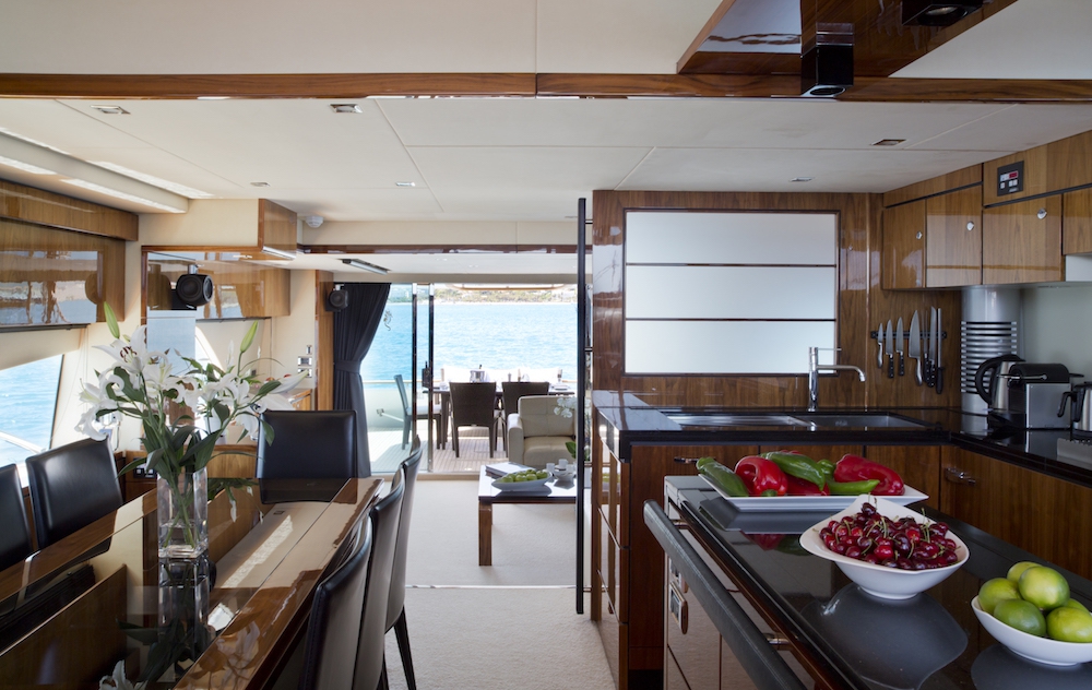 Luxury Crewed Motor Yacht D5 photo 7